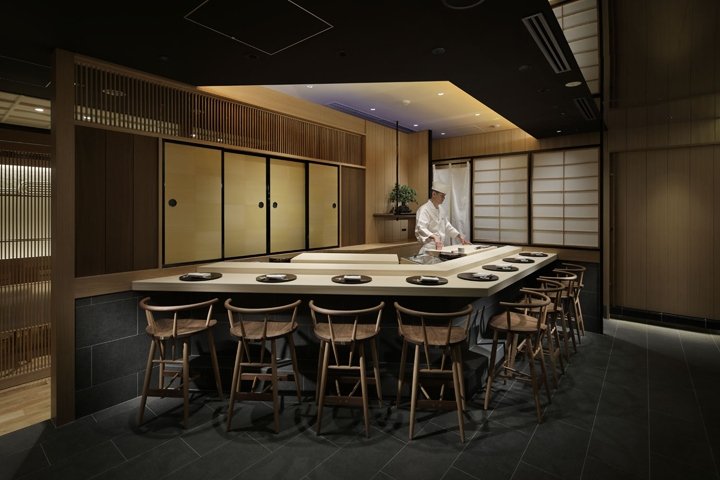 TSUKIJI SUZUTOMI 餐厅由 GATE 室内设计事务所设计，东京 – 日本