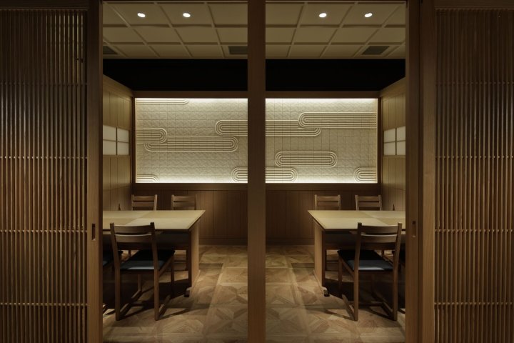 TSUKIJI SUZUTOMI 餐厅由 GATE 室内设计事务所设计，东京 – 日本