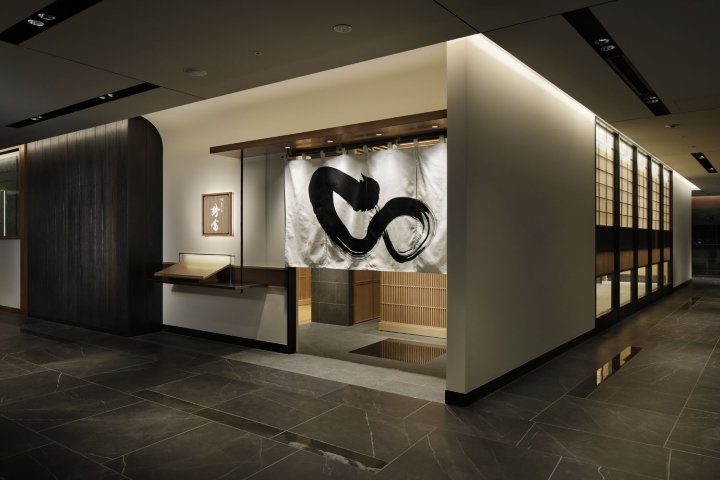 TSUKIJI SUZUTOMI 餐厅由 GATE 室内设计事务所设计，东京 – 日本