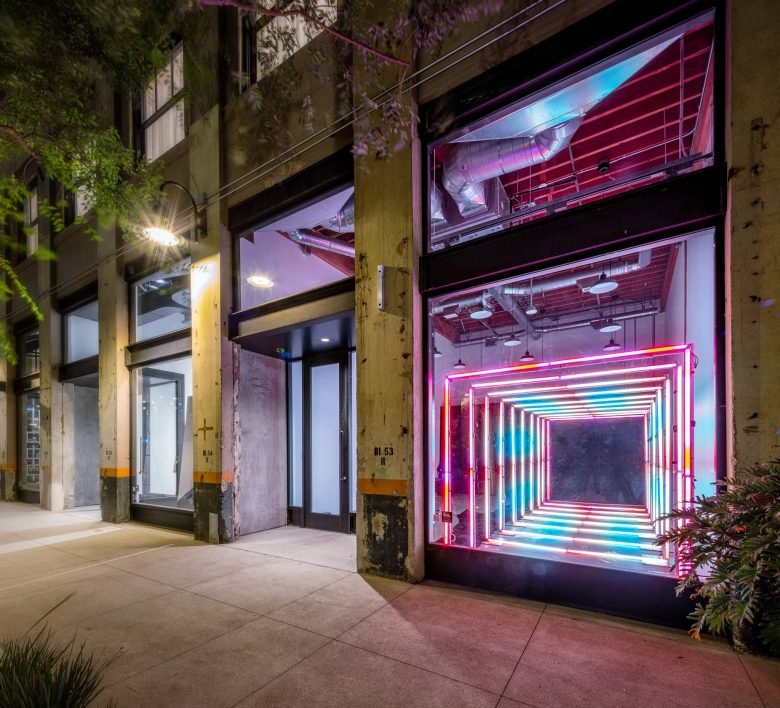 Liqui Group 为 2020 年洛杉矶设计节设计系列橱窗玻璃