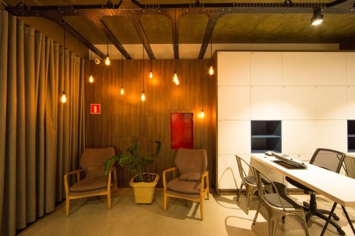 Taipas 房地产办公室 / 萨拉曼卡阿奎特托斯 (Salamanca Arquitetos)，托莱多 – 巴西