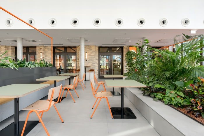 Mirato 设计的 Takeaway.com 办公室