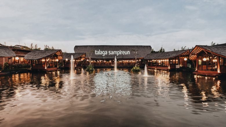 Talaga Sampireun Pavilions 由 Seniman Ruang 设计