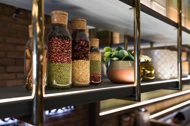 Taliwang 巴厘岛餐厅由 Metaphor Interior Architecture 设计,印度尼西亚雅加达 Taliwang 巴厘岛餐厅由 Metaphor Interior Architecture 设计,印度尼西亚雅加达