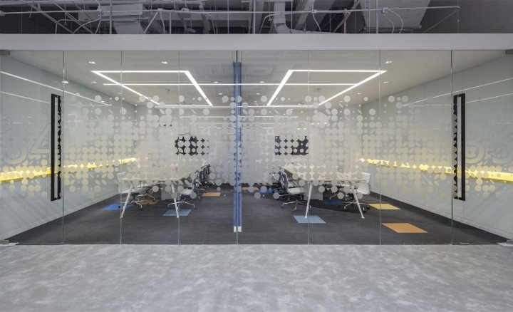 会说话的数据办公室，由 Ujing INTERIOR DESIGN 设计，北京 – 中国