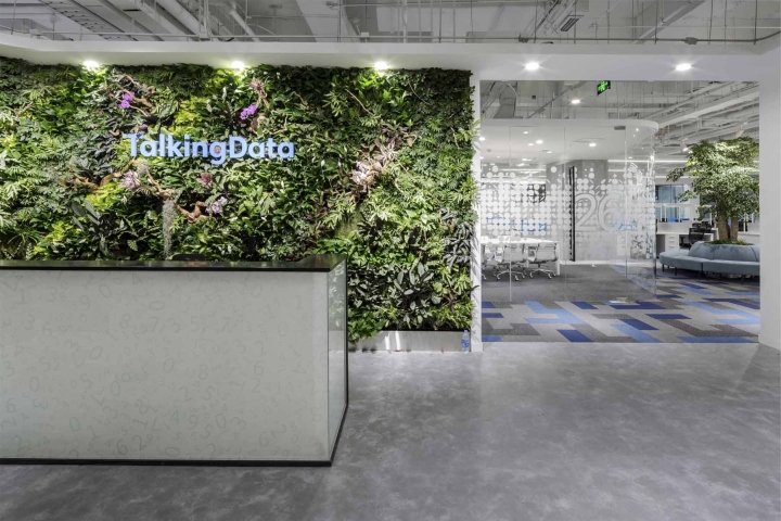 会说话的数据办公室，由 Ujing INTERIOR DESIGN 设计，北京 – 中国