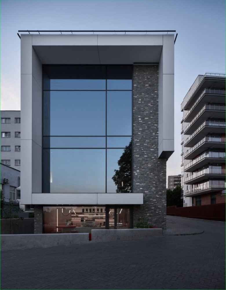 Tamago Kissaten café by DA bureau