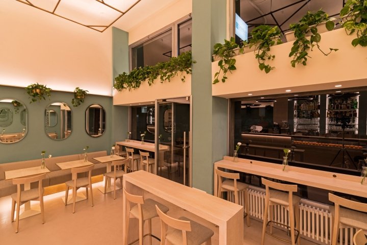 由 Correa Granados Architects 设计的七巧板咖啡馆，意大利米兰