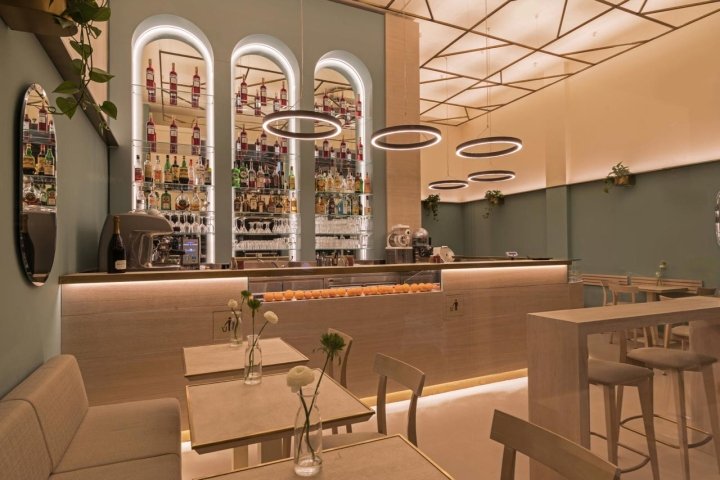 由 Correa Granados Architects 设计的七巧板咖啡馆，意大利米兰