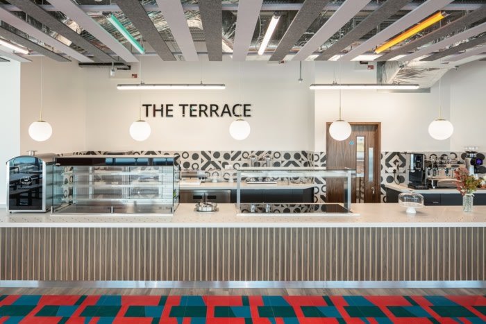 TSK 集团的 Access 集团办公室