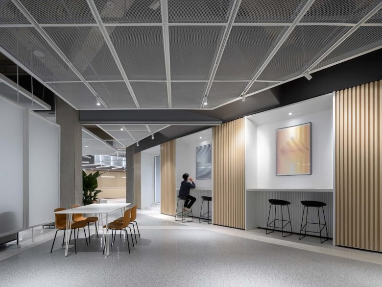 叠加建筑的拱廊办公室