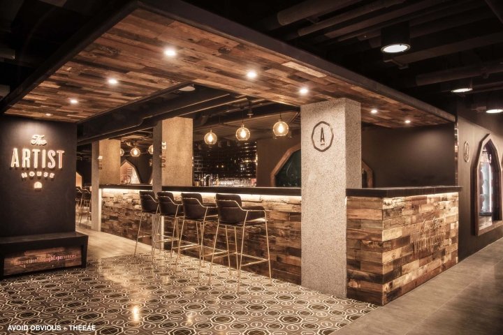 带有 Aqua Farm 的艺术家之家,Avoid Obvious 和 TheeAe,香港 带有 Aqua Farm 的艺术家之家,Avoid Obvious 和 TheeAe,香港