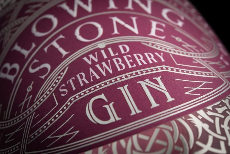 本杰明·查尔斯的《吹动的石头》