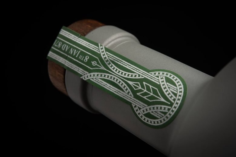 本杰明·查尔斯的《吹动的石头》