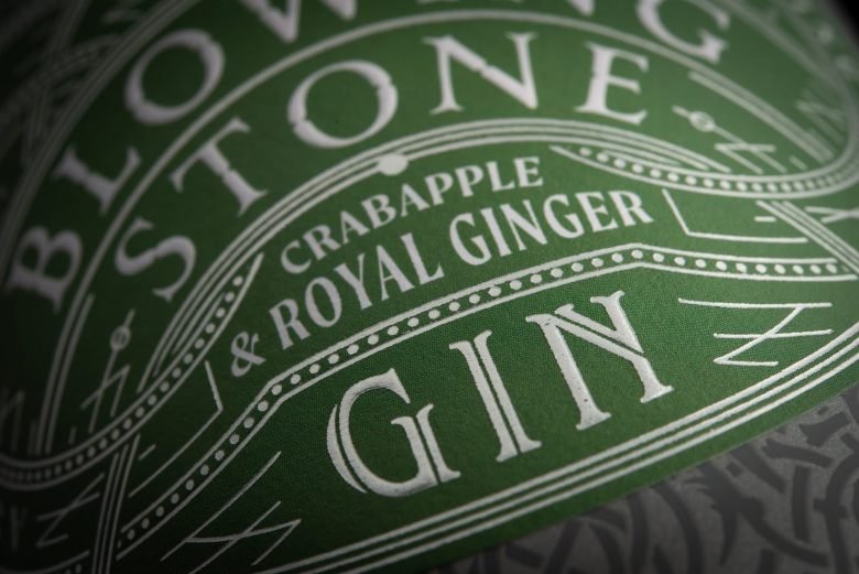 本杰明·查尔斯的《吹动的石头》