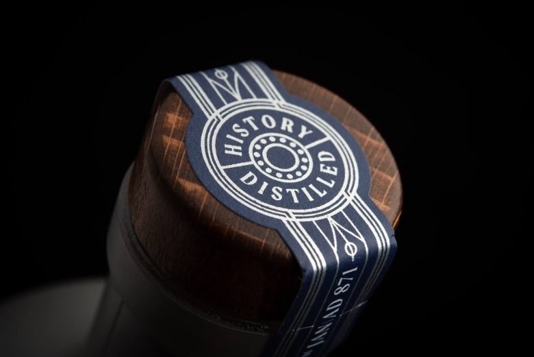 本杰明·查尔斯的《吹动的石头》