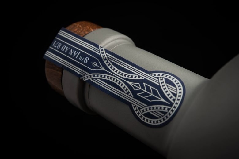 本杰明·查尔斯的《吹动的石头》