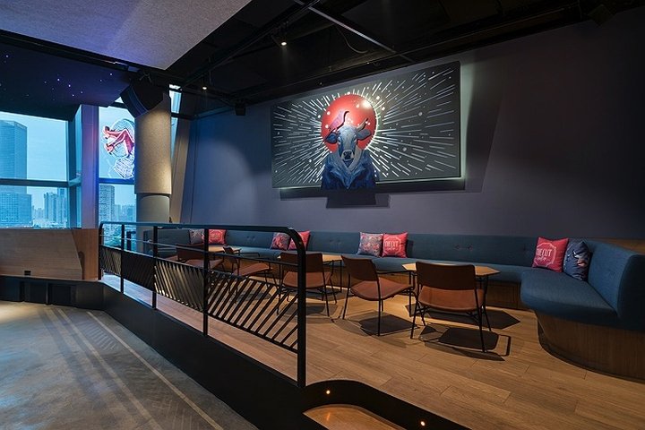 The Cut Rooftop，NE-ON 的鸡尾酒吧 / 餐厅，上海 – 中国