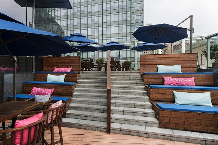 The Cut Rooftop，NE-ON 的鸡尾酒吧 / 餐厅，上海 – 中国