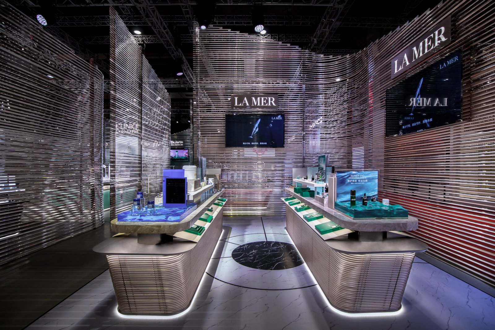 东启设计的雅诗兰黛公司馆