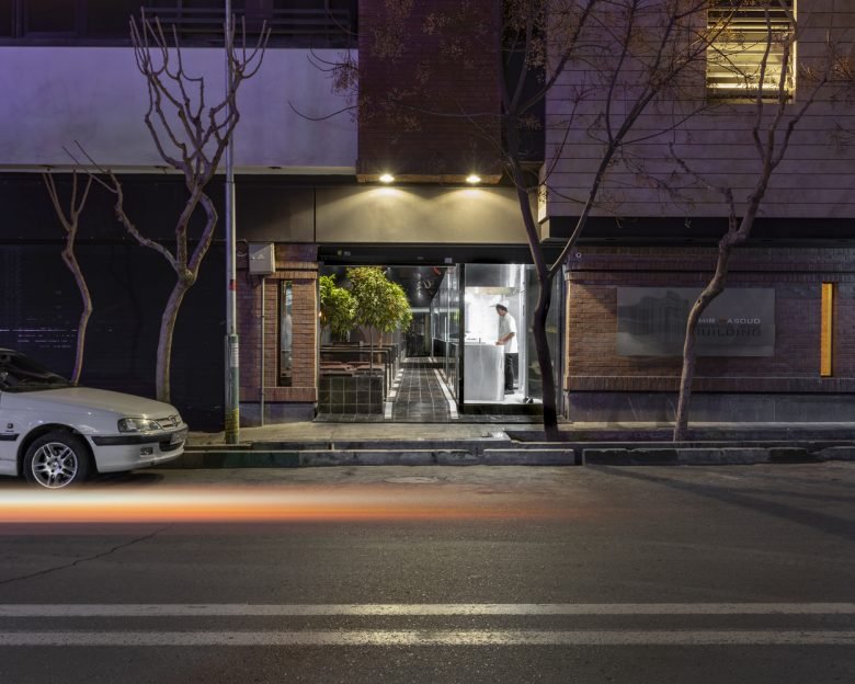 Paad Architects 设计的 Exo-interior 餐厅