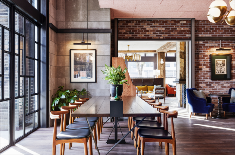 恩尼斯莫尔霍克斯顿酒店