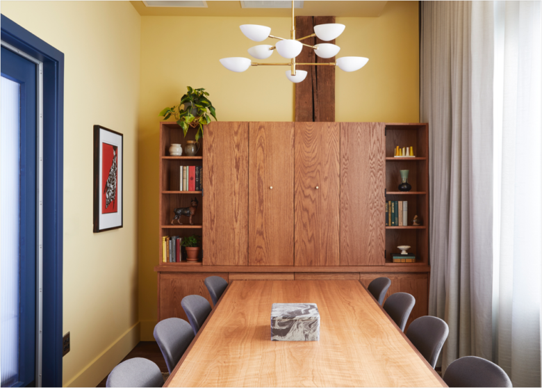 恩尼斯莫尔霍克斯顿酒店