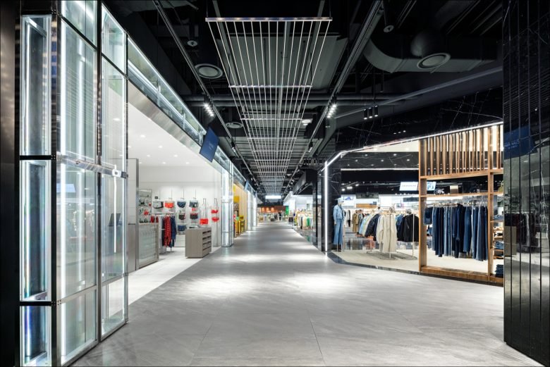 Betwin Space 设计的现代商店