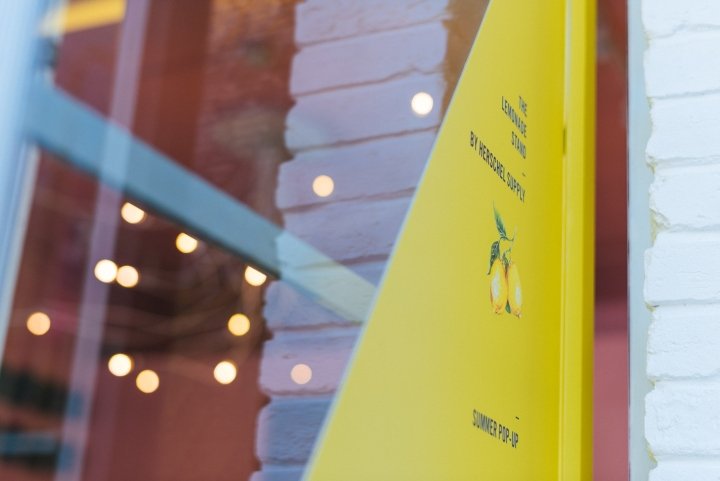 Herschel Supply 的 Lemonade Stand 快闪店，加拿大北温哥华