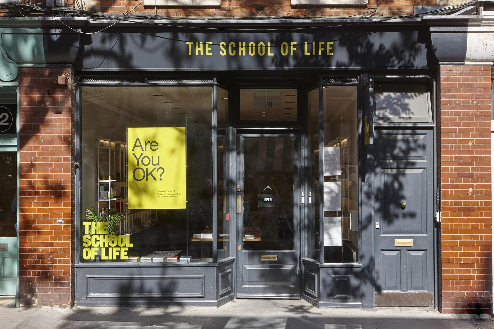 A Shop For Life – The School Of Life 伦敦店由建筑师 Sash Scott 和 Tamzin Hanke 翻新。