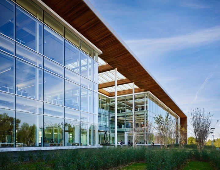 位于南卡罗来纳州斯巴达堡的 BMW by Perkins+Will 现场运营中心