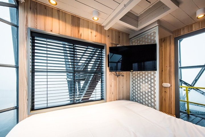 耶斯 – 起重机公寓,爱德华·范·弗利特 (Edward van Vliet) 设计,阿姆斯特丹 – 荷兰 耶斯 – 起重机公寓,爱德华·范·弗利特 (Edward van Vliet) 设计,阿姆斯特丹 – 荷兰