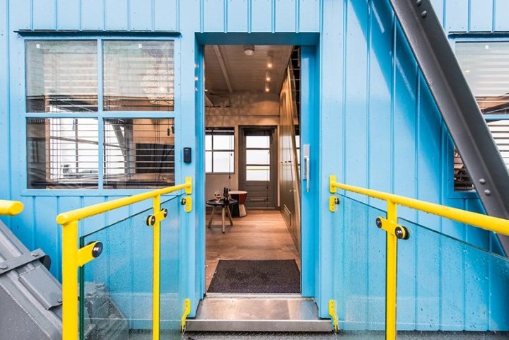 耶斯 – 起重机公寓,爱德华·范·弗利特 (Edward van Vliet) 设计,阿姆斯特丹 – 荷兰 耶斯 – 起重机公寓,爱德华·范·弗利特 (Edward van Vliet) 设计,阿姆斯特丹 – 荷兰