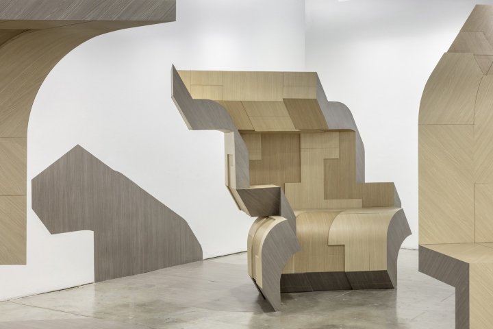 斯皮纳古 (Spinagu) 的深入研究与展览，洛杉矶 – 加利福尼亚州