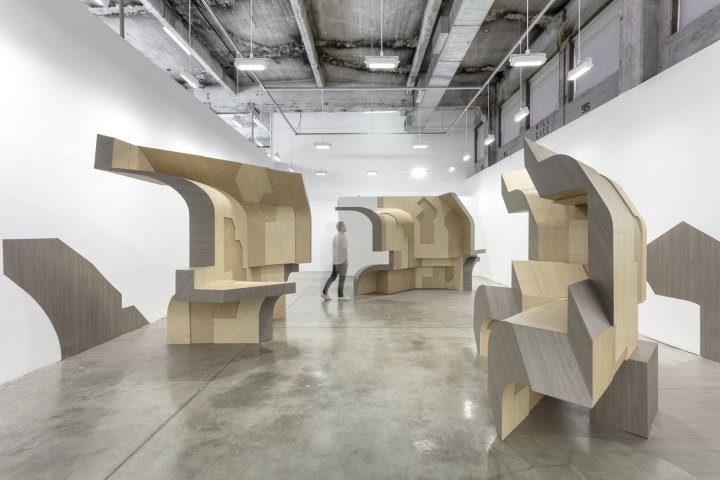 斯皮纳古 (Spinagu) 的深入研究与展览，洛杉矶 – 加利福尼亚州