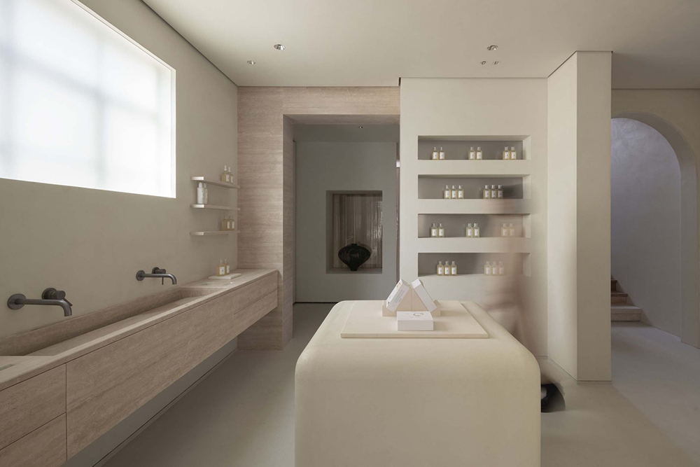 前往夏日上海旗舰店 by F.O.G. 建筑学