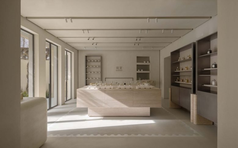 前往夏日上海旗舰店 by F.O.G. 建筑学