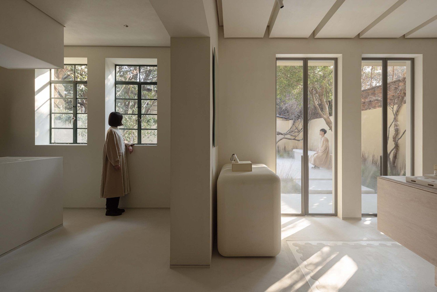 前往夏日上海旗舰店 by F.O.G. 建筑学