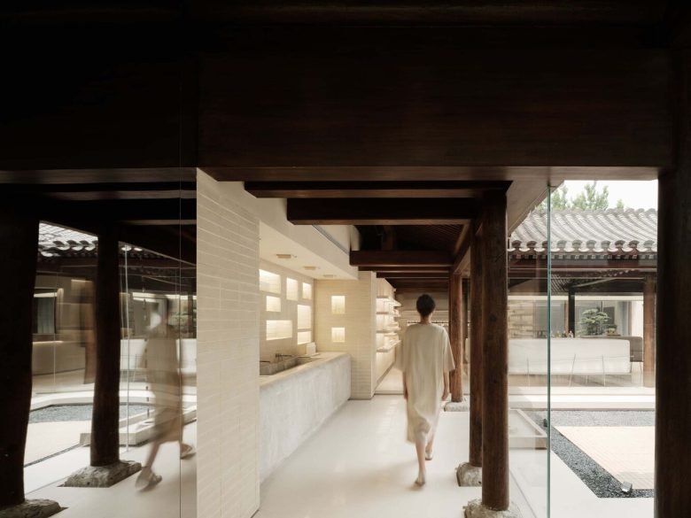 ToSummer 北京店 by F.O.G. 建筑学