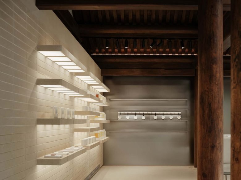 ToSummer 北京店 by F.O.G. 建筑学