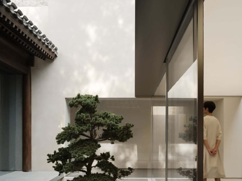 ToSummer 北京店 by F.O.G. 建筑学