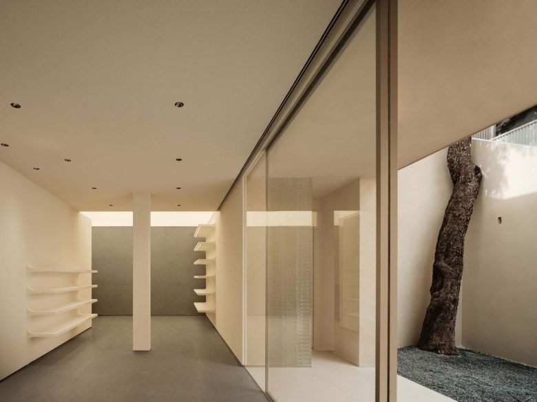 ToSummer 北京店 by F.O.G. 建筑学