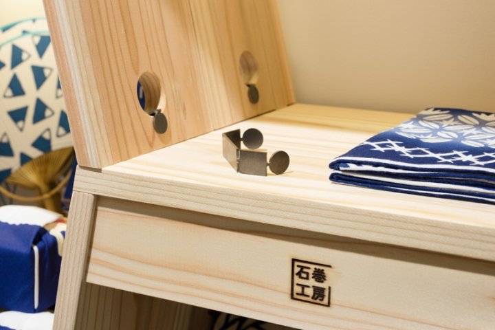 “东北标准”纪念品店，由日本芦泽敬二设计公司和 Delinium Arquitectes 设计