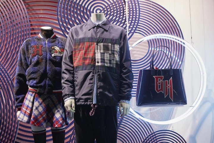 Tommy Hilfiger x Gigi Hadid 在英国伦敦 StudioXAG 伦敦时装周上进行时装秀