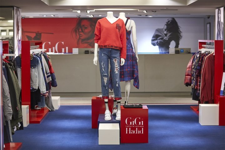 Tommy Hilfiger x Gigi Hadid 在英国伦敦 StudioXAG 伦敦时装周上进行时装秀