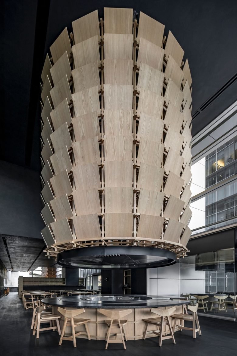 Esrawe Studio 设计的 Tori Tori 餐厅