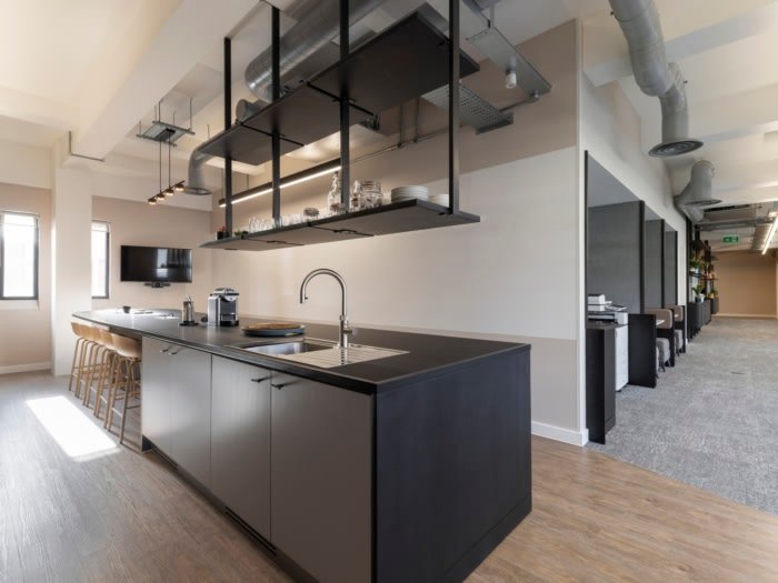 SpaceInvader 的托斯卡债务资本办公室