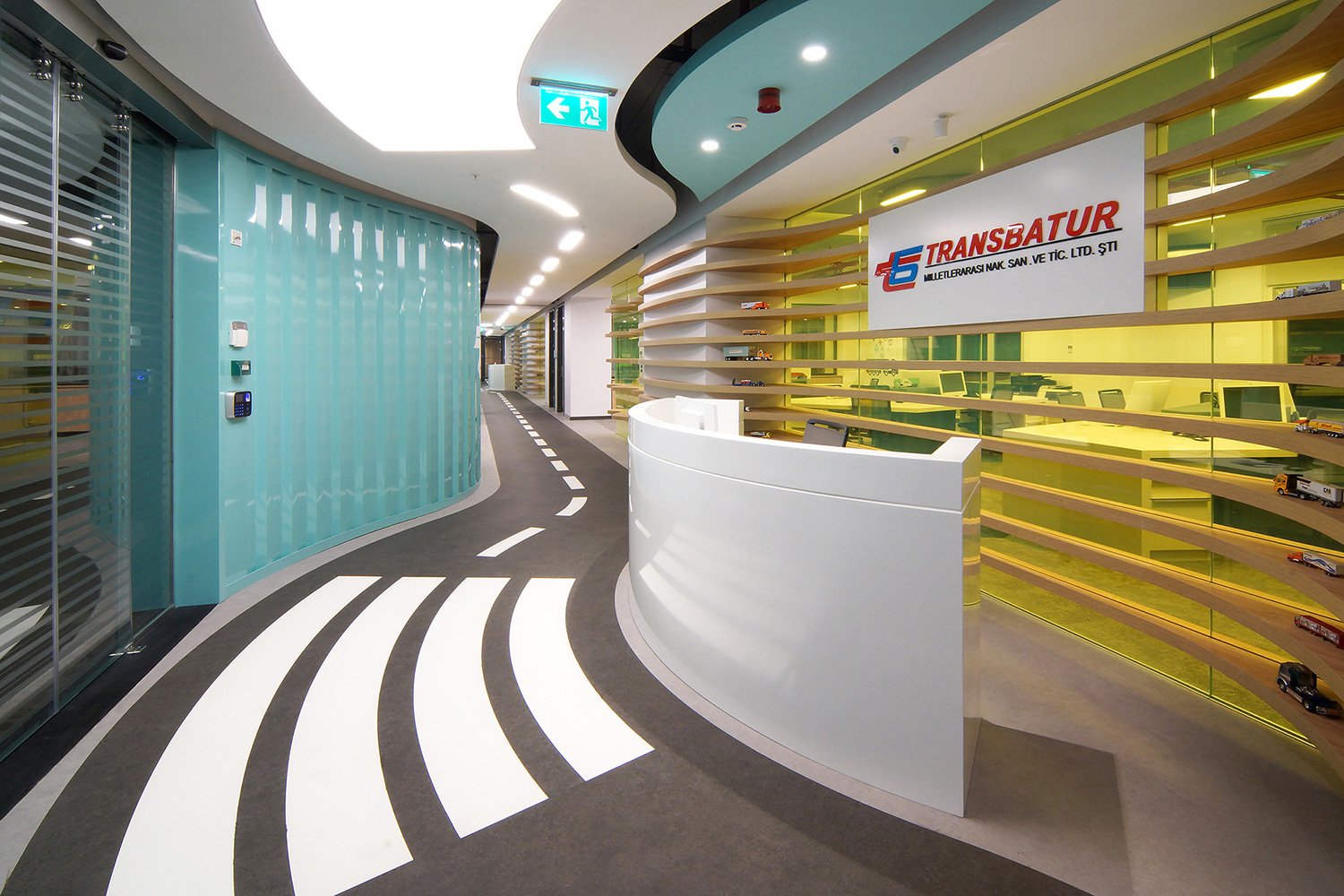 Transbatur 办公室 / OSO Architecture