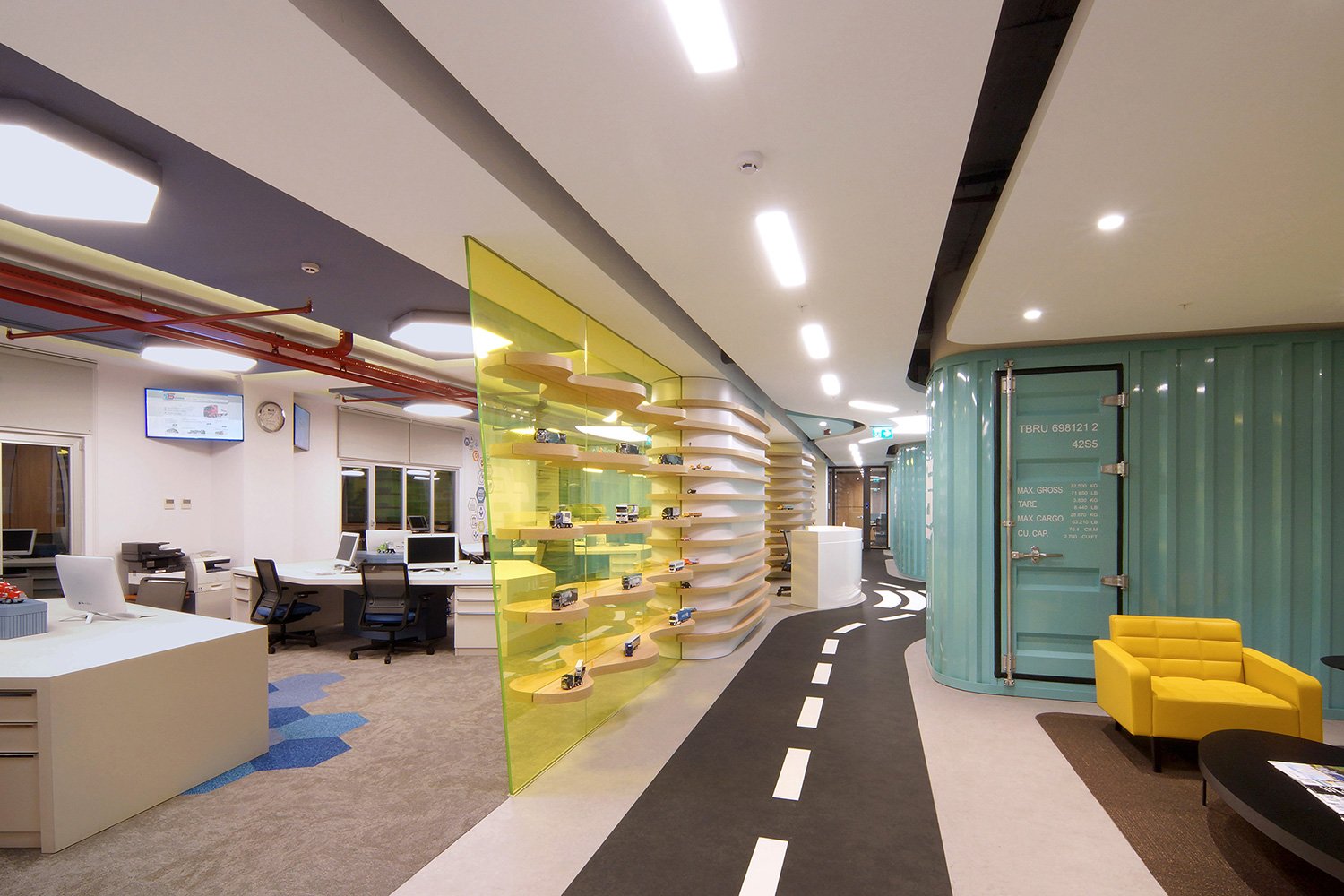 Transbatur 办公室 / OSO Architecture