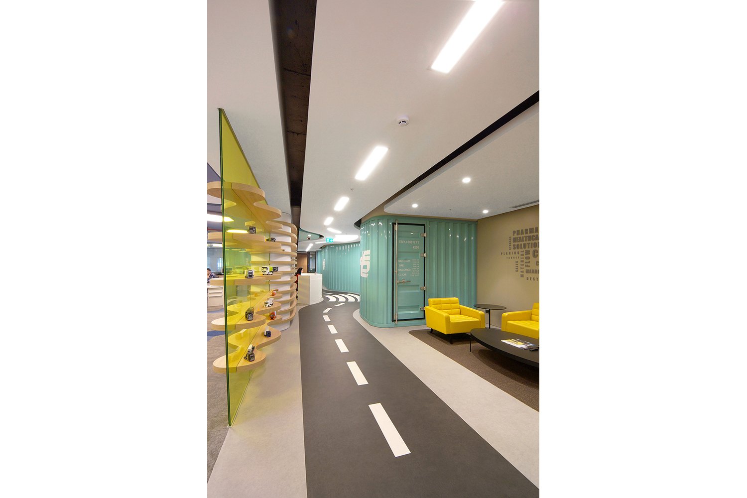 Transbatur 办公室 / OSO Architecture